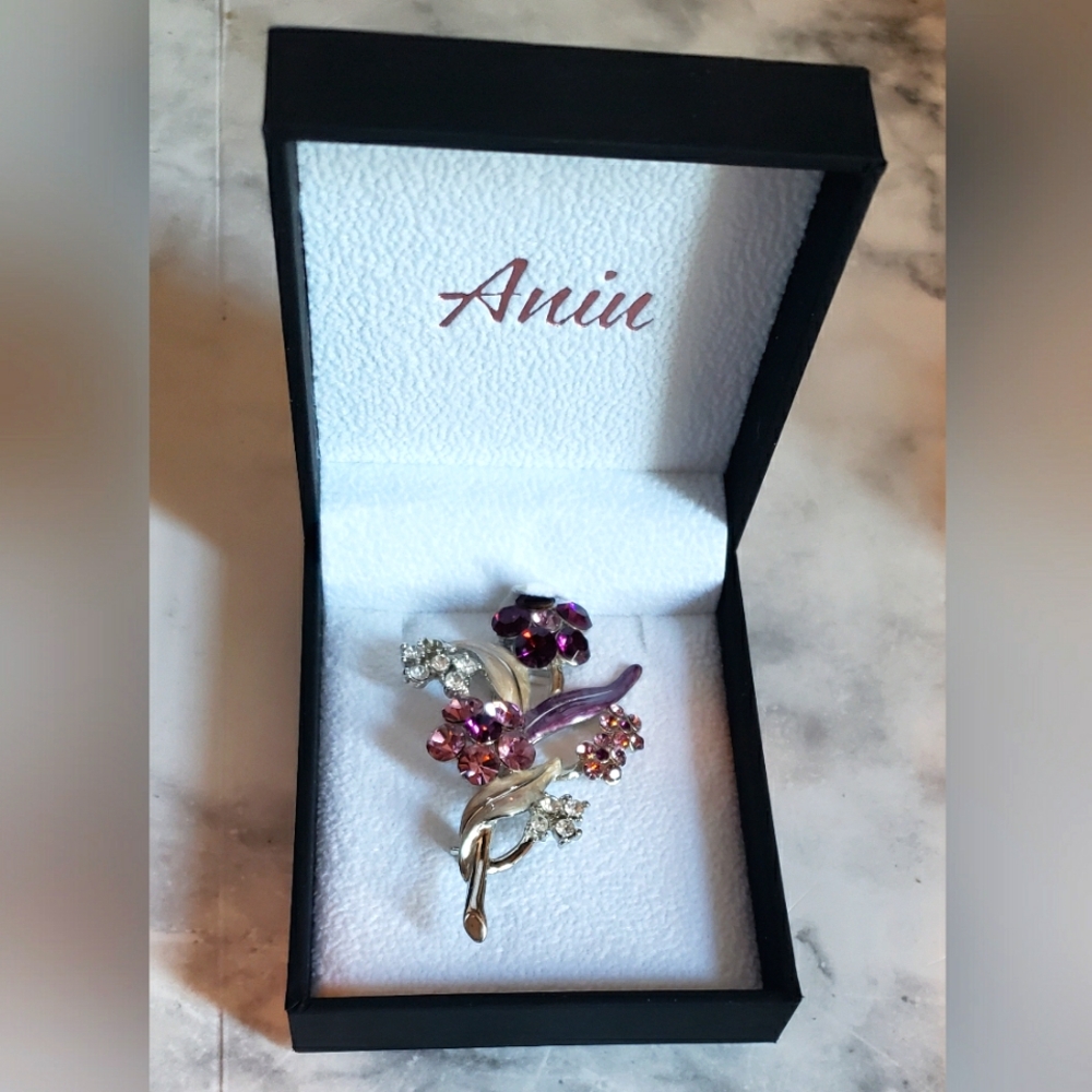 Vintage Silver tone Purple Brooch Pin Rhinestone Crystal Enamel